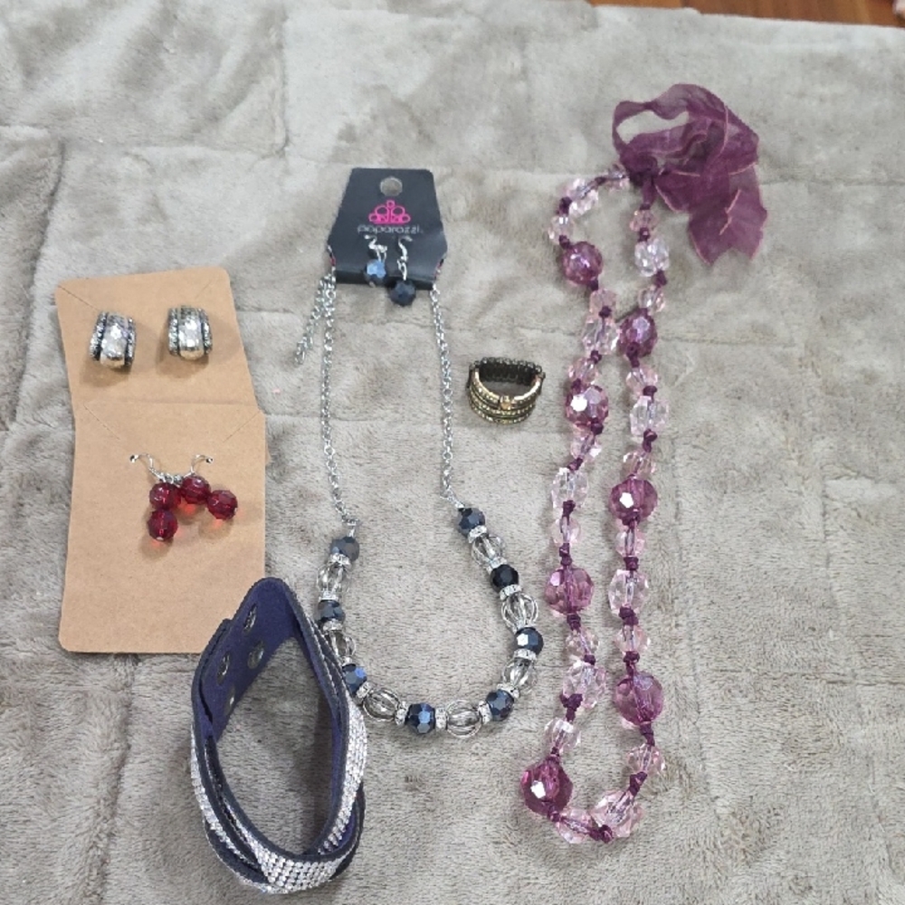Jewelry Bundle(6) Necklaces Bracelet Earrings Ring Paparazzi Plus GUC